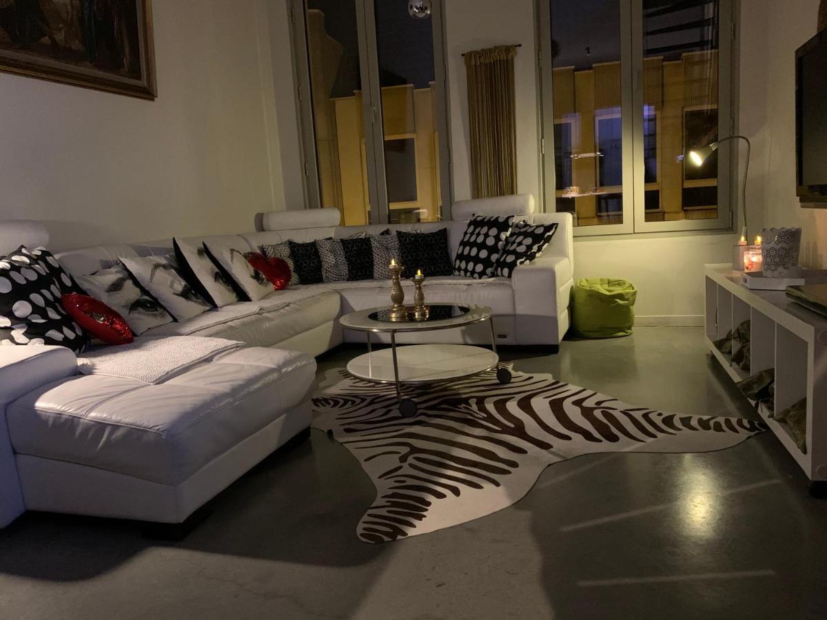 Ferienwohnung Wellness Loft With Sauna, Jacuzzi, Roof Terrace & Amazing View Antwerpen Exterior foto