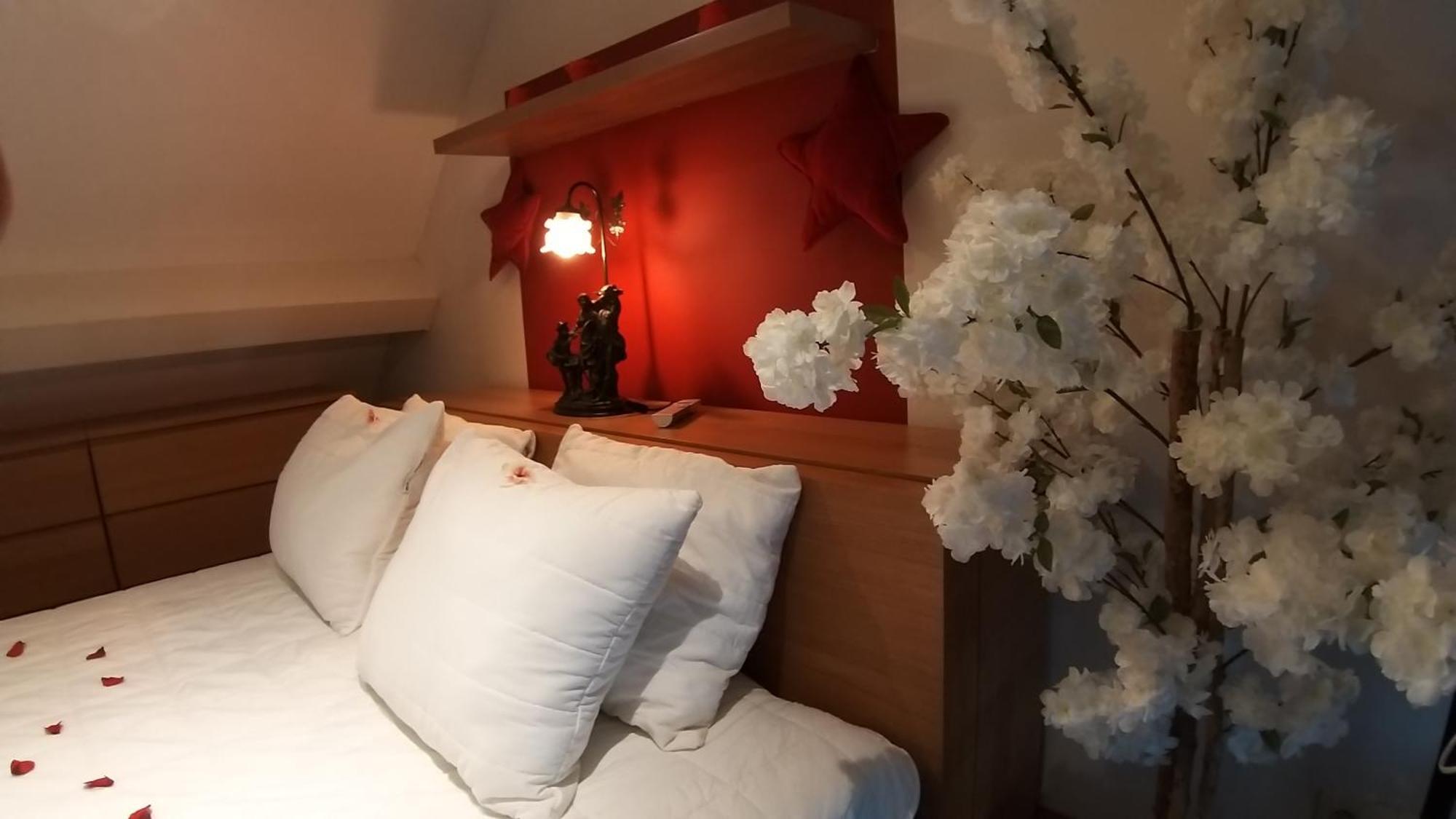 Ferienwohnung Wellness Loft With Sauna, Jacuzzi, Roof Terrace & Amazing View Antwerpen Exterior foto