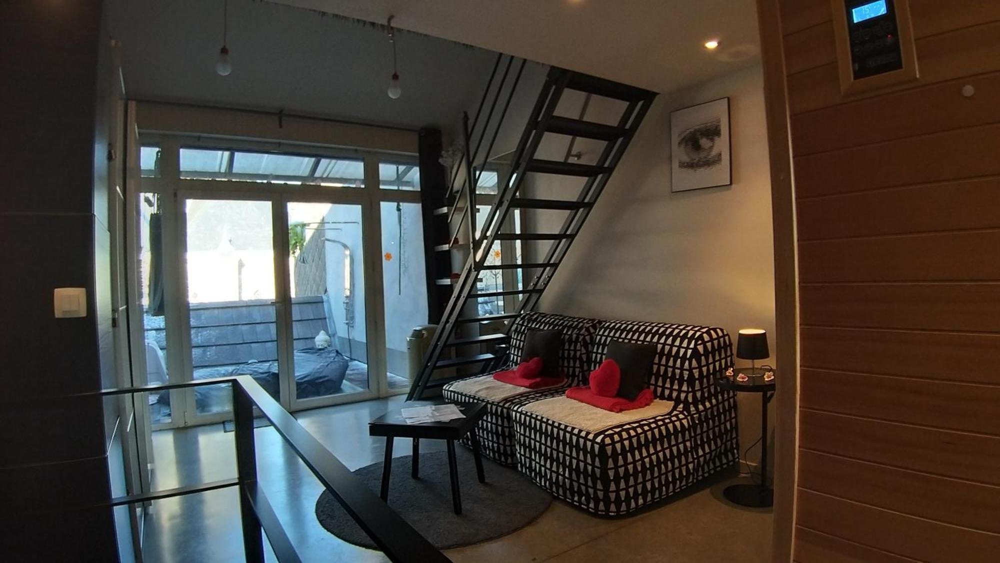 Ferienwohnung Wellness Loft With Sauna, Jacuzzi, Roof Terrace & Amazing View Antwerpen Zimmer foto