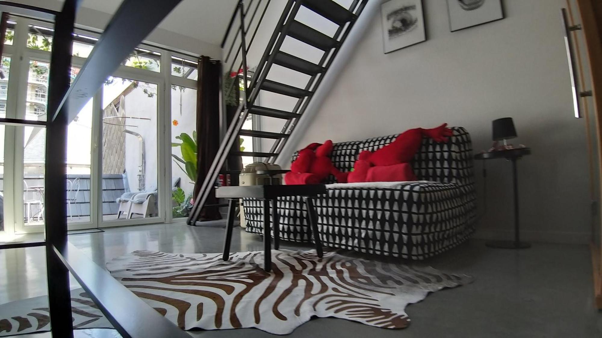 Ferienwohnung Wellness Loft With Sauna, Jacuzzi, Roof Terrace & Amazing View Antwerpen Exterior foto