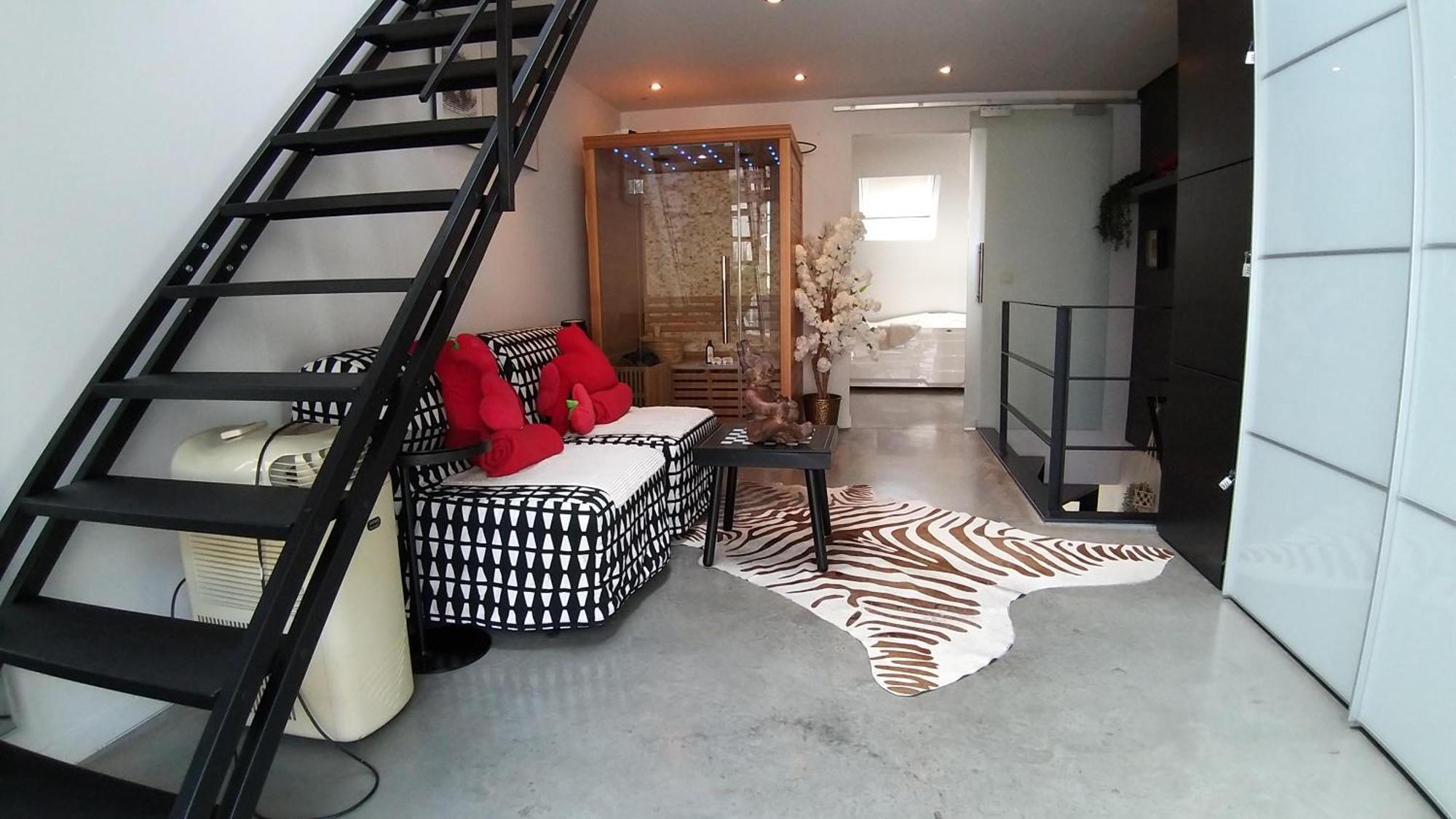 Ferienwohnung Wellness Loft With Sauna, Jacuzzi, Roof Terrace & Amazing View Antwerpen Exterior foto