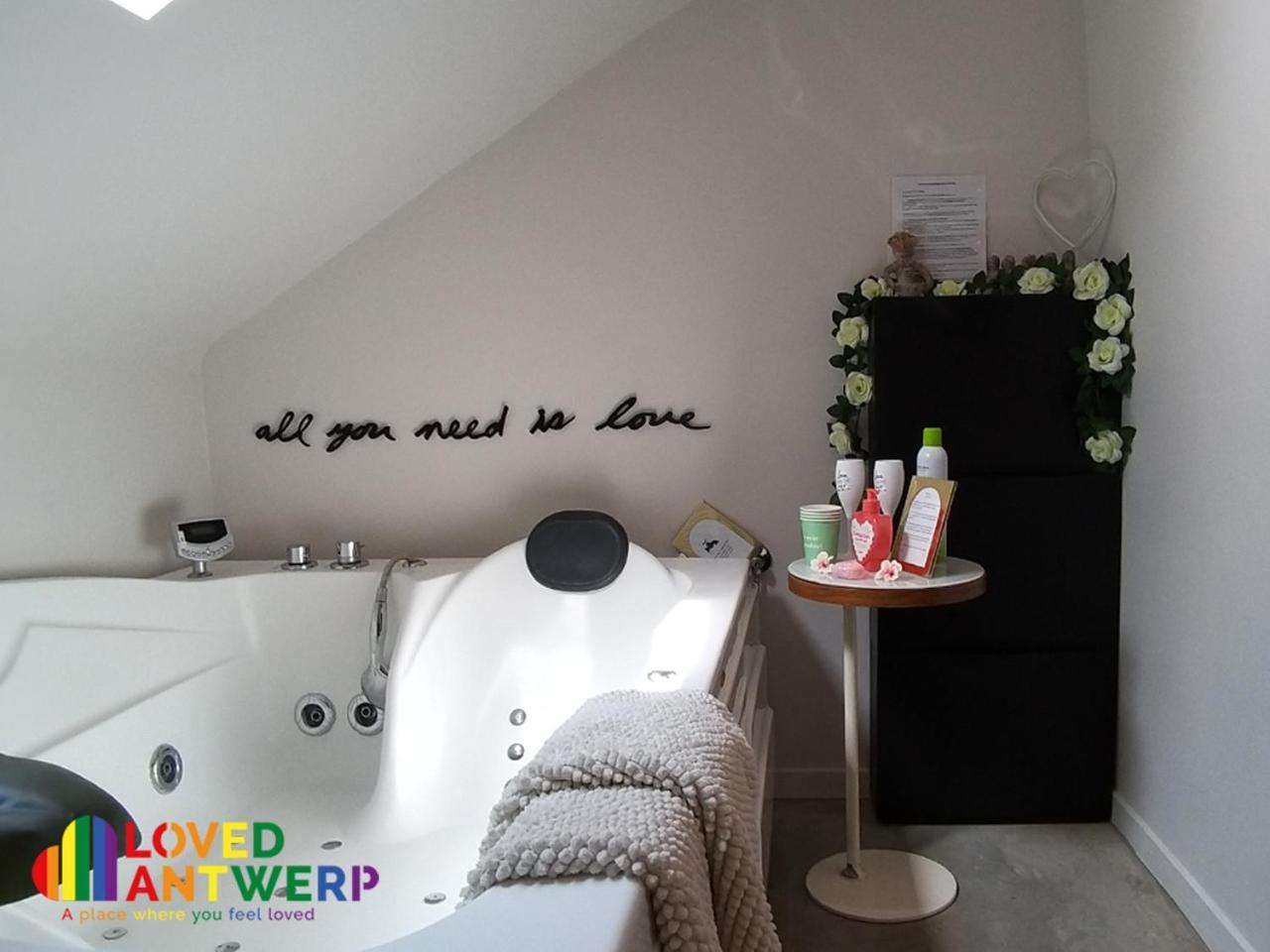 Ferienwohnung Wellness Loft With Sauna, Jacuzzi, Roof Terrace & Amazing View Antwerpen Exterior foto